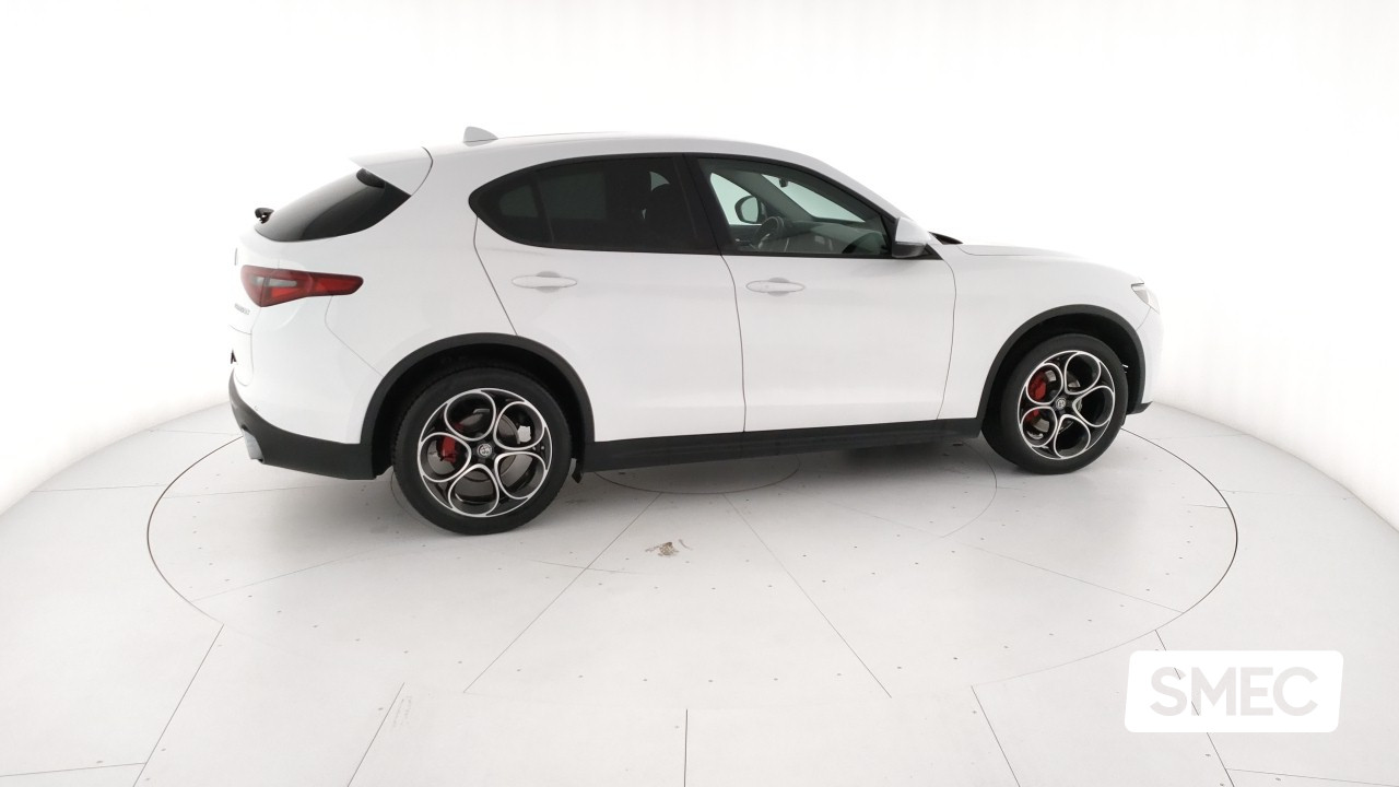 previewAlfa Romeo  Stelvio 2.2 TD 210 CV AT8 Q4 B-Tech