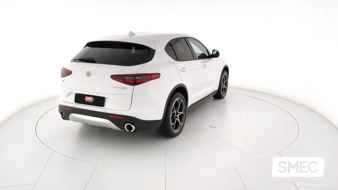 previewAlfa Romeo  Stelvio 2.2 TD 210 CV AT8 Q4 B-Tech