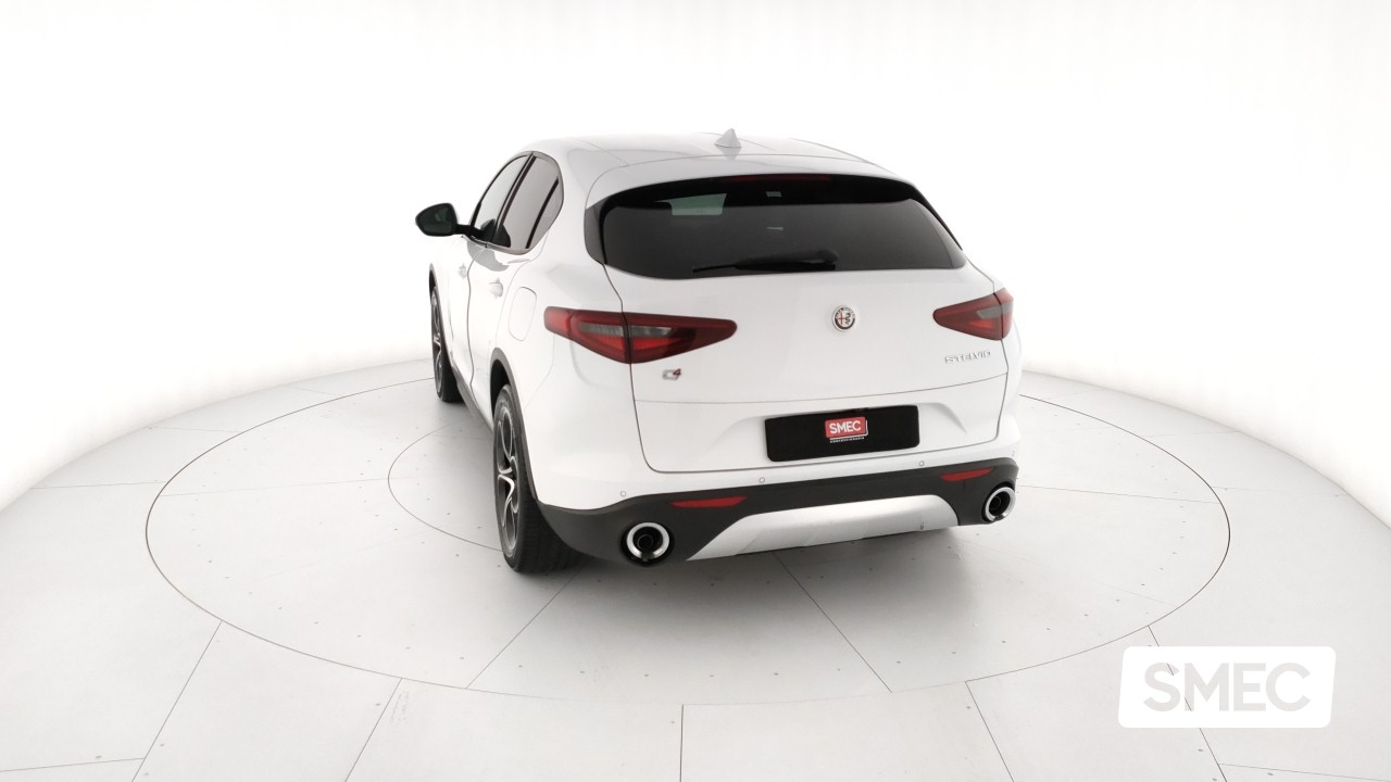 previewAlfa Romeo  Stelvio 2.2 TD 210 CV AT8 Q4 B-Tech