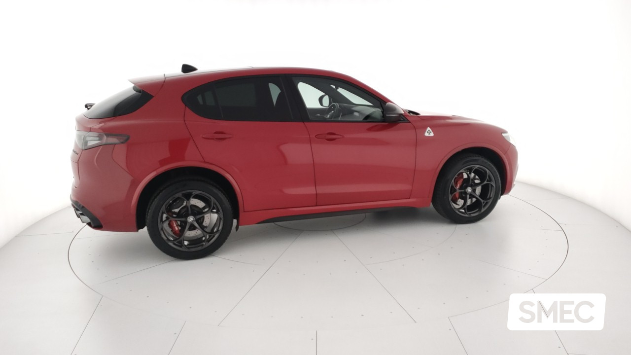 previewAlfa Romeo Stelvio Quadrifoglio Bi-Turbo V6