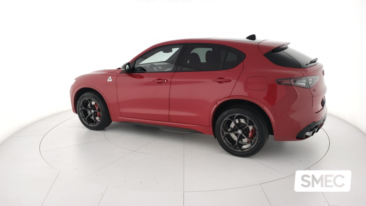 Alfa Romeo Stelvio Quadrifoglio Bi-Turbo V6