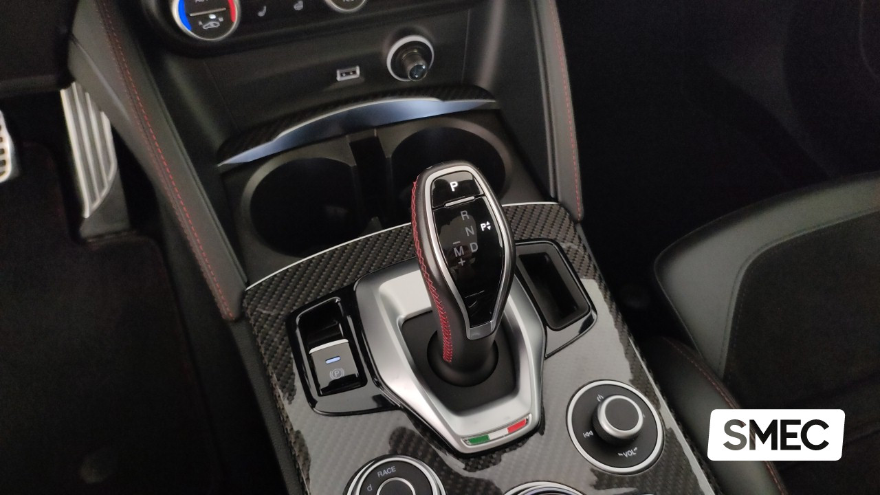 Alfa Romeo Stelvio Quadrifoglio Bi-Turbo V6
