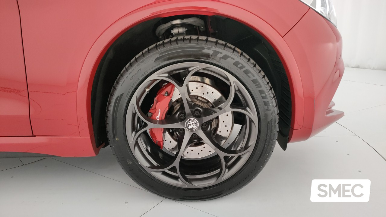 Alfa Romeo Stelvio Quadrifoglio Bi-Turbo V6