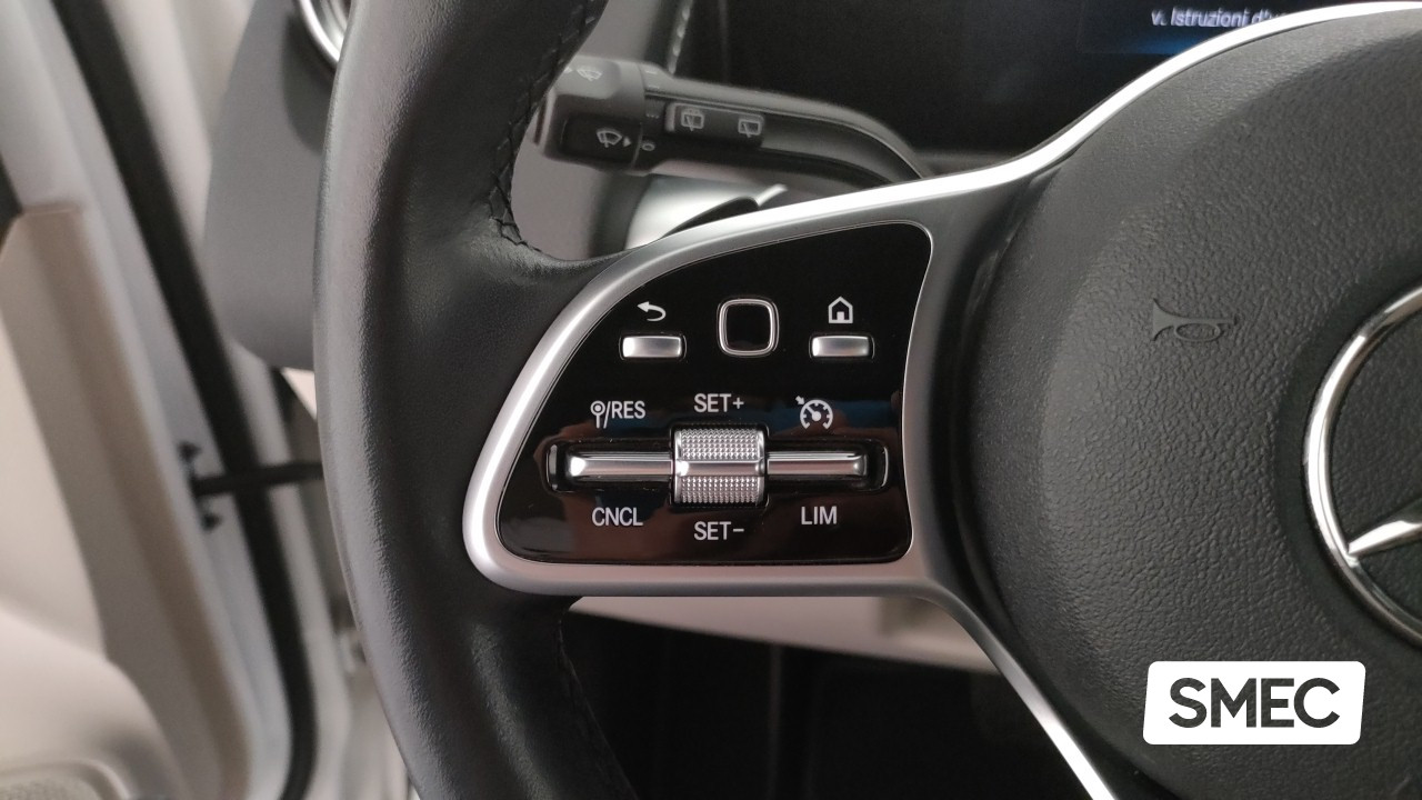 Mercedes-Benz GLB 220d
