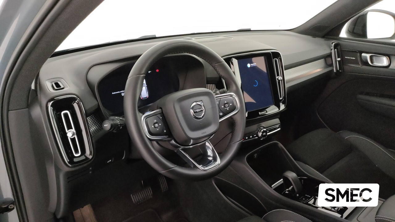Volvo XC40 B3 automatico Plus Dark