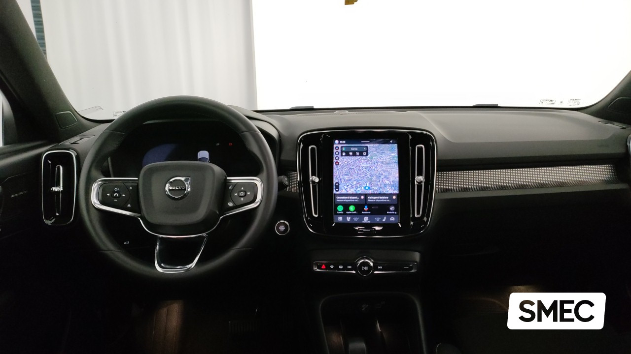 Volvo XC40 B3 automatico Plus Dark