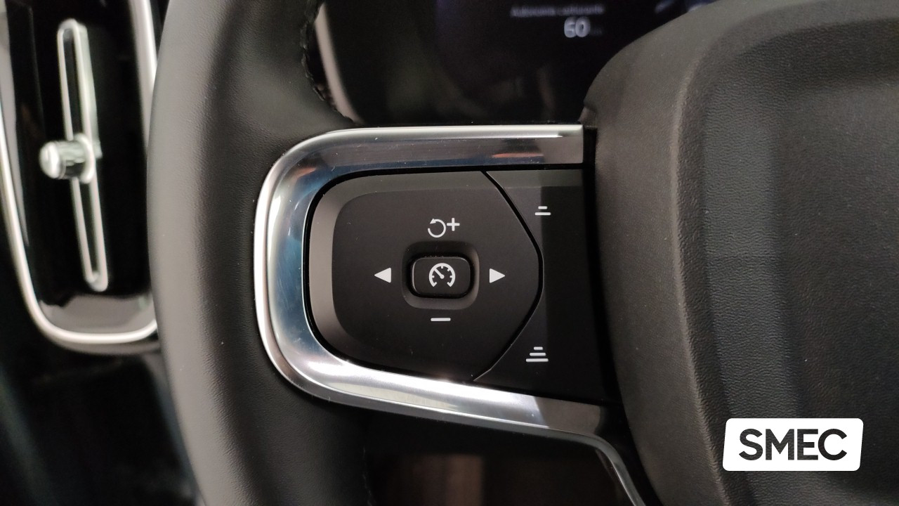 Volvo XC40 B3 automatico Plus Dark