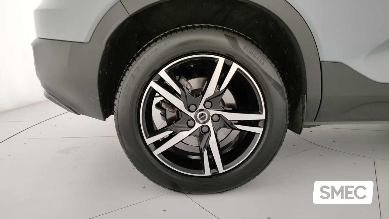 Volvo XC40 B3 automatico Plus Dark