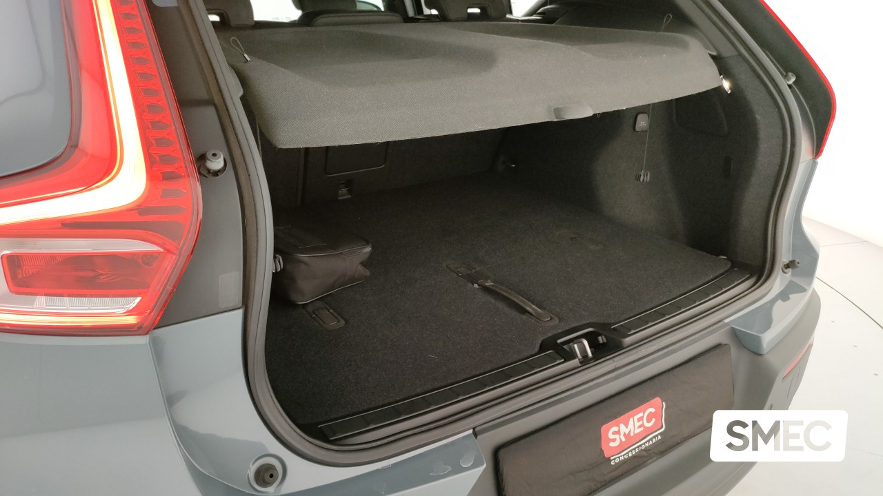Volvo XC40 B3 automatico Plus Dark