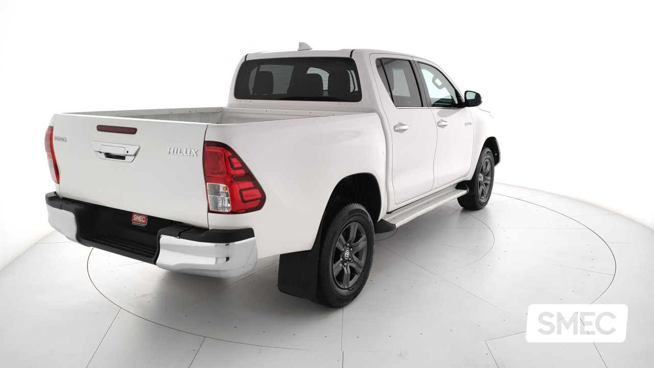 previewToyota  Hilux 2.4 D-4D A/T DC 4WD Lounge