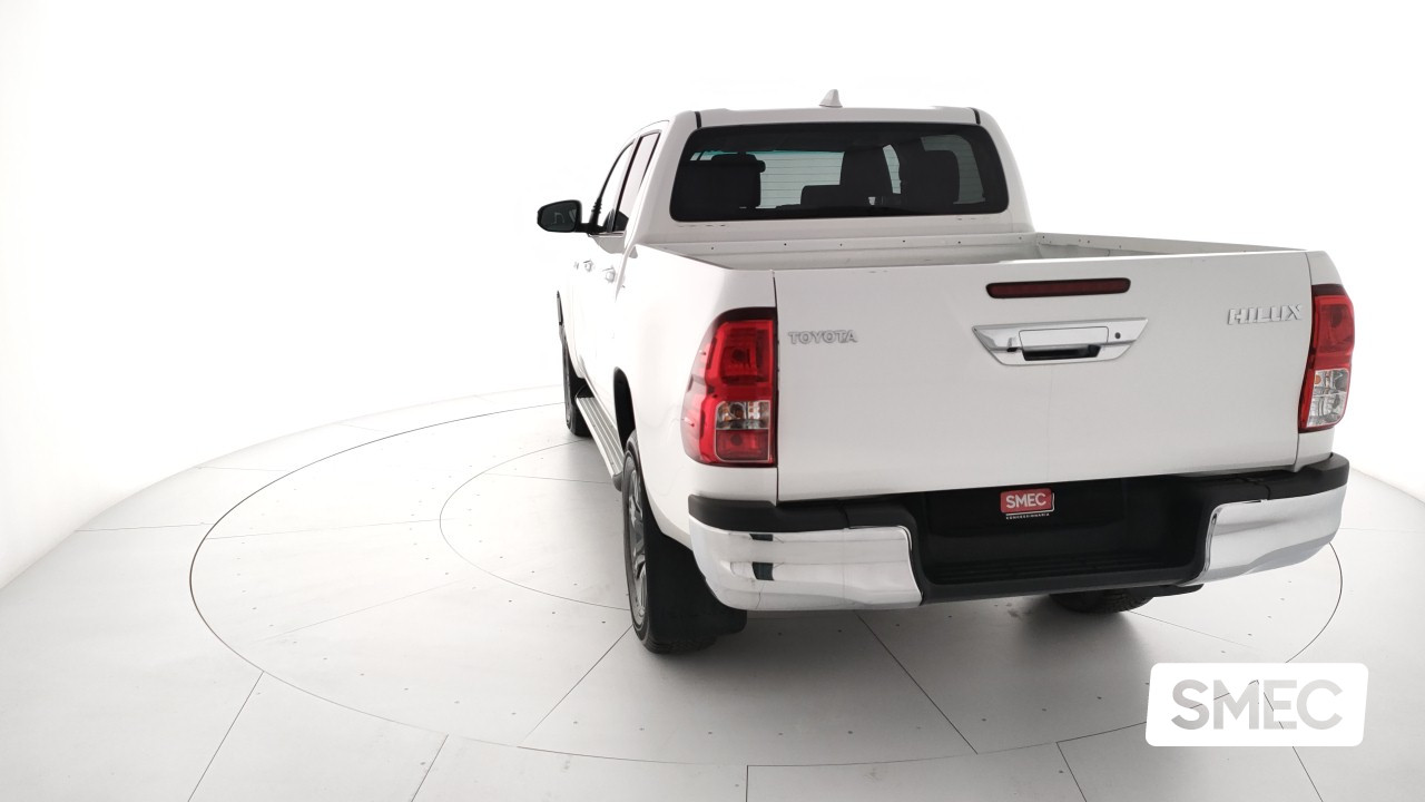 previewToyota  Hilux 2.4 D-4D A/T DC 4WD Lounge