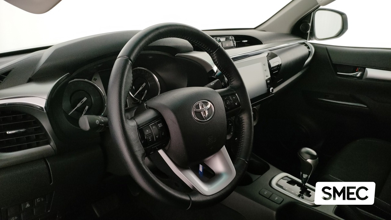 Toyota  Hilux 2.4 D-4D A/T DC 4WD Lounge