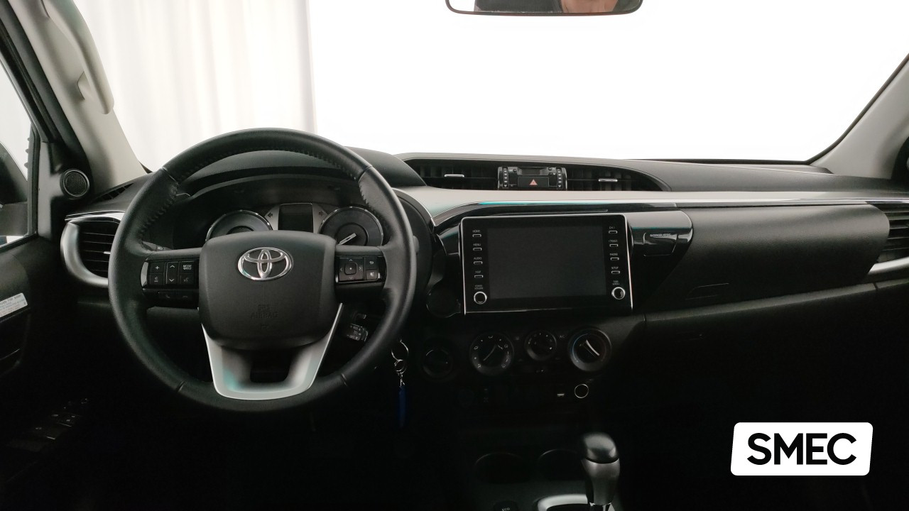 Toyota  Hilux 2.4 D-4D A/T DC 4WD Lounge