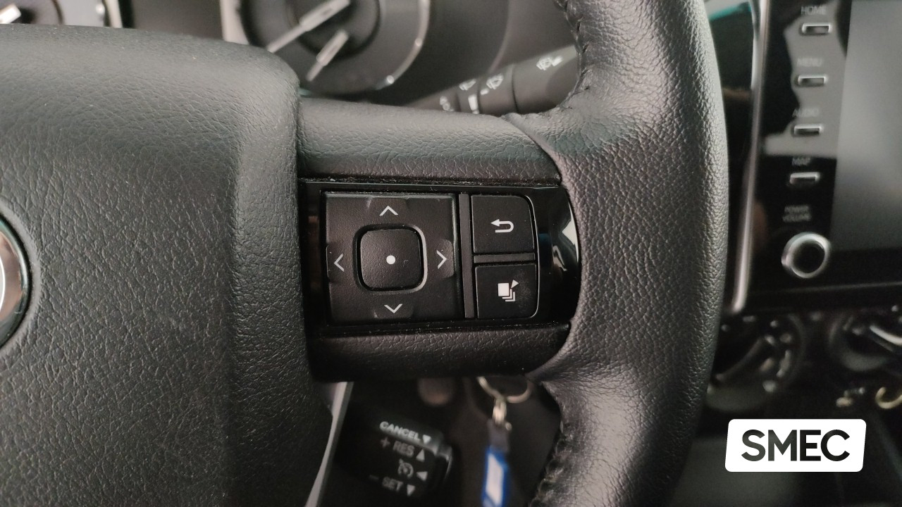 Toyota  Hilux 2.4 D-4D A/T DC 4WD Lounge
