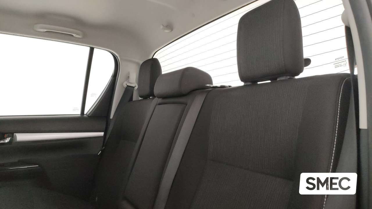 Toyota  Hilux 2.4 D-4D A/T DC 4WD Lounge